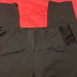 Kirkland athletic capri’s XL
